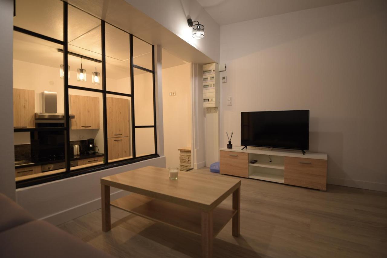 Cosy Appartement Hyper Centre Ville Avec Cour + Patio Auxerre Exteriör bild