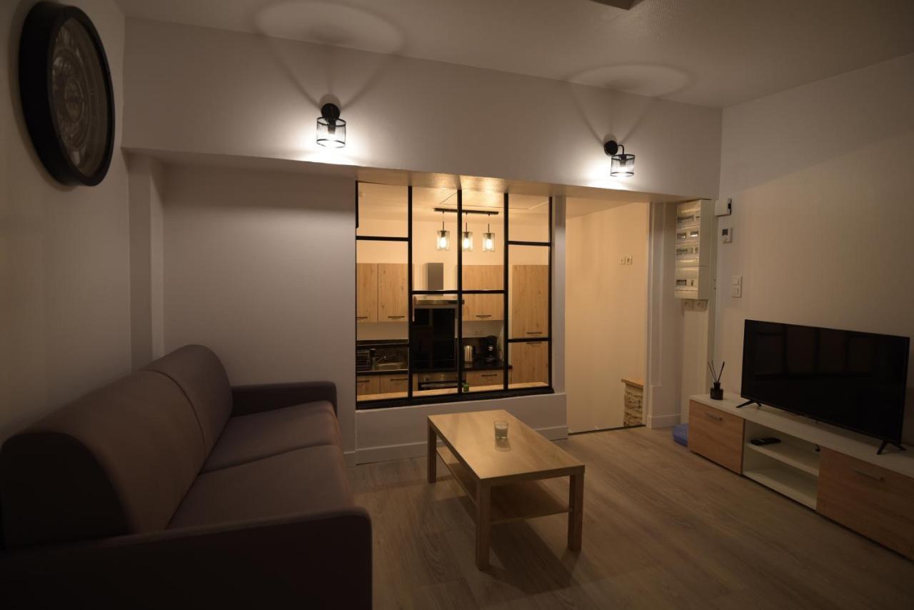 Cosy Appartement Hyper Centre Ville Avec Cour + Patio Auxerre Exteriör bild