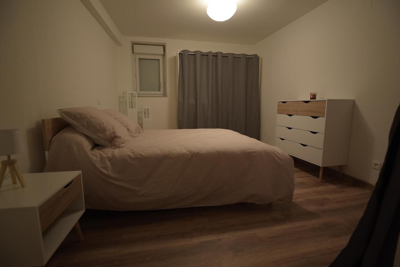 Cosy Appartement Hyper Centre Ville Avec Cour + Patio Auxerre Exteriör bild