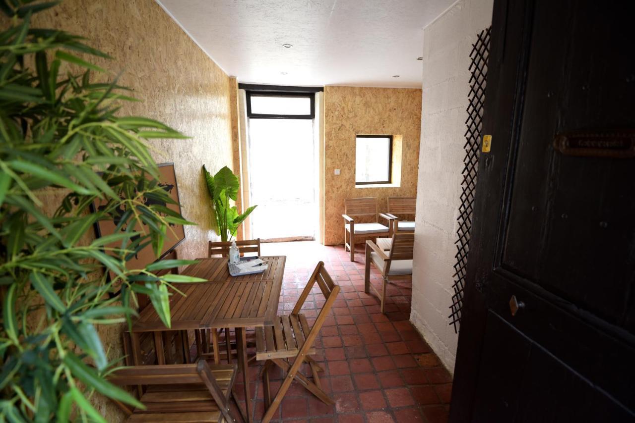 Cosy Appartement Hyper Centre Ville Avec Cour + Patio Auxerre Exteriör bild